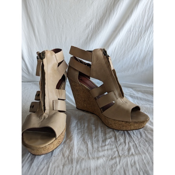 MRKT Leather Cork Wedges - Picture 1 of 4